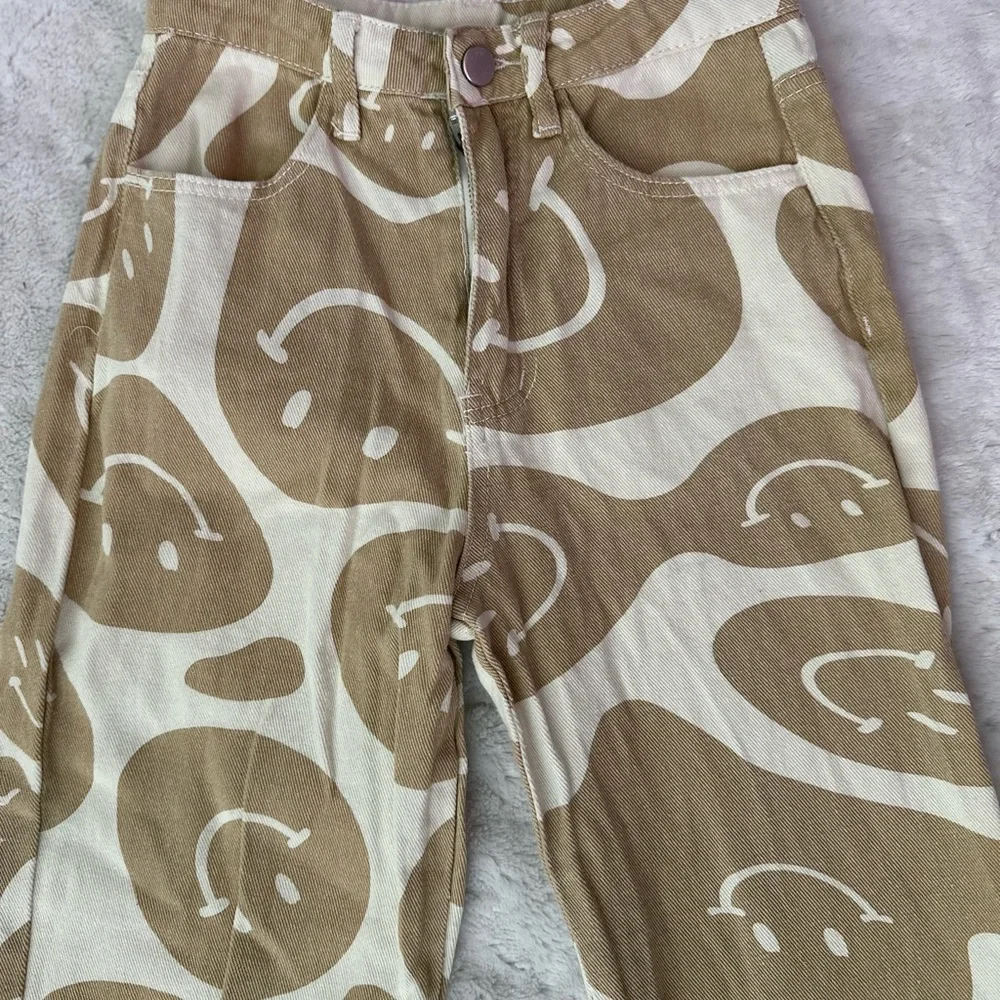 BAILEY ROSE High Rise Smiley Face Jean - Picture 6 of 12